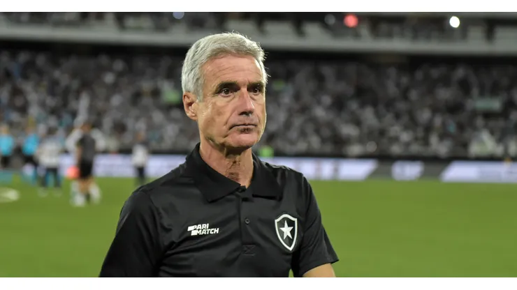Foto: Thiago Ribeiro/AGIF - Luís Castro: técnico vive grande fase no Botafogo