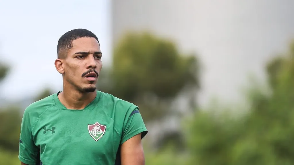 FOTO: LUCAS MERÇON / FLUMINENSE F.C. – Gilberto defendeu o Fluminense antes de se transferir ao Benfica