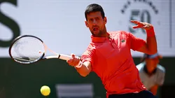Djokovic entra em quadra nesta quarta-feira (31)