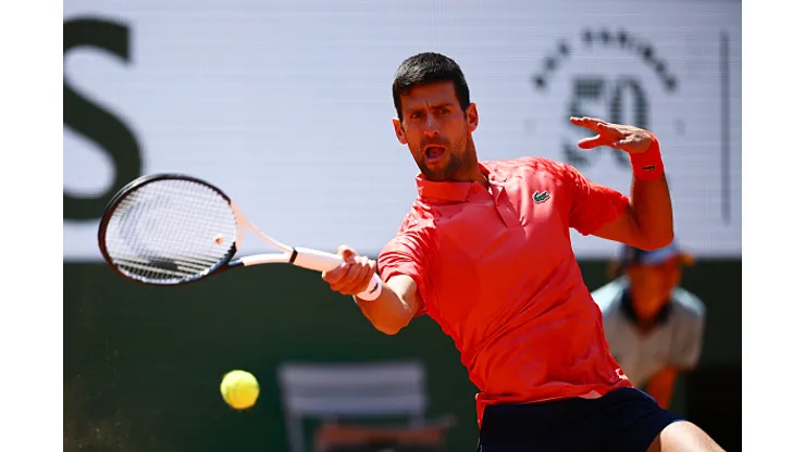 Djokovic entra em quadra nesta quarta-feira (31)