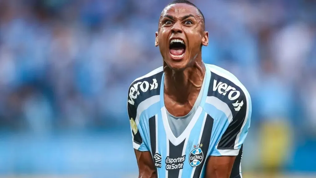 Imagem: Lucas Uebel/Grêmio/Divulgação – O zagueiro é um dos destaques do Grêmio no ano