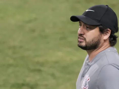 Arthur Elias traz o 'futuro para o presente' em discurso no Corinthians