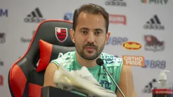 Duílio toma decisão final sobre contratação de Everton Ribeiro para o Corinthians