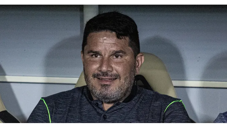 Foto: Lucas Emanuel/AGIF - Eduardo Barroca vem tentando fazer o Ceará parar de oscilar