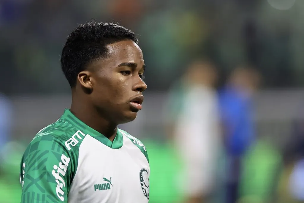 Foto: Marcello Zambrana/AGIF – Para empresário, Vitor Roque está acima de Endrick