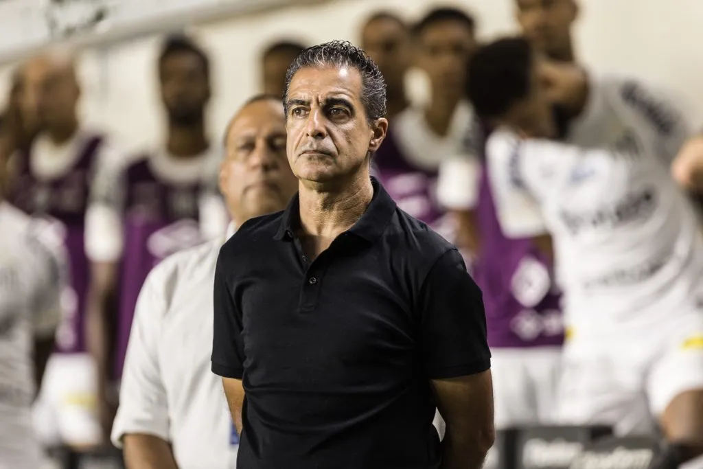 Foto: Abner Dourado/AGIF – Renato Paiva vem sendo muito criticado no Bahia