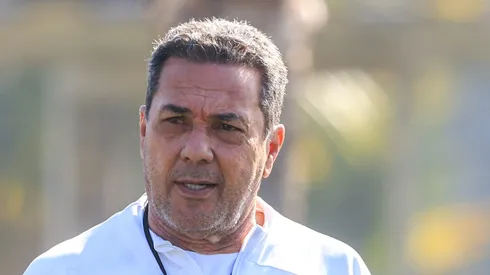 SP – SAO PAULO – 23/05/2023 – CORINTHIANS, TREINO – Vanderlei Luxemburgo tecnico do Corinthians durante treino no Centro de Treinamento CT Joaquim Grava. Foto: Marcello Zambrana/AGIF