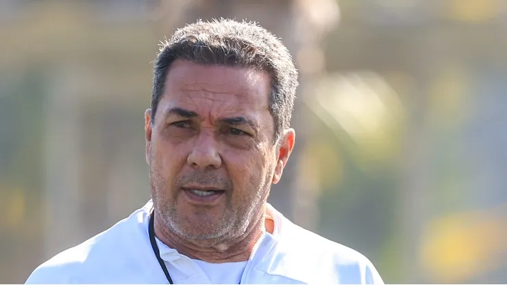 SP - SAO PAULO - 23/05/2023 - CORINTHIANS, TREINO - Vanderlei Luxemburgo tecnico do Corinthians durante treino no Centro de Treinamento CT Joaquim Grava. Foto: Marcello Zambrana/AGIF