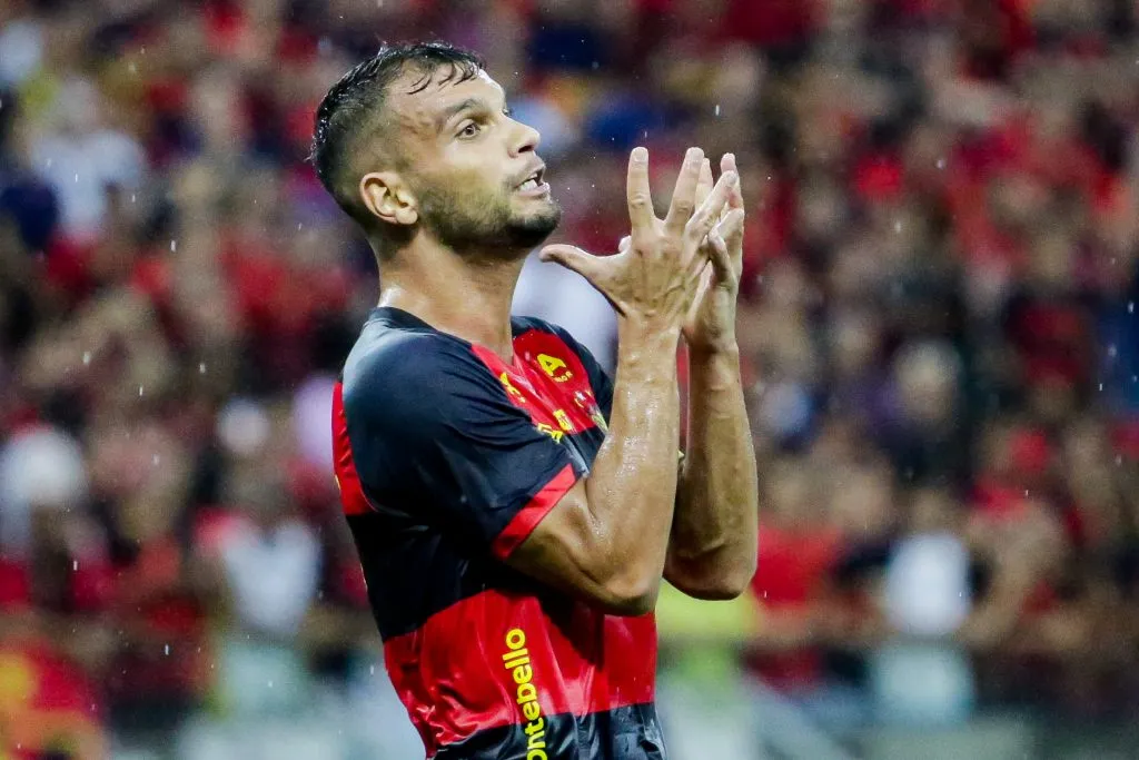 Foto: Rafael Vieira/AGIF – Jogador Rafael Thyere