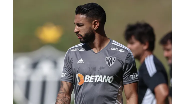 Foto: (Pedro Souza/Atlético) - Nathan Silva pode estar de saída do Atlético
