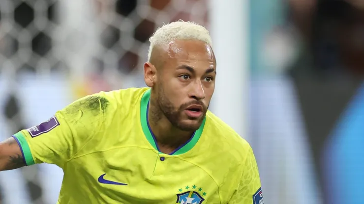 Photo by Alex Grimm/Getty Images - Neymar faz anúncio inusitado