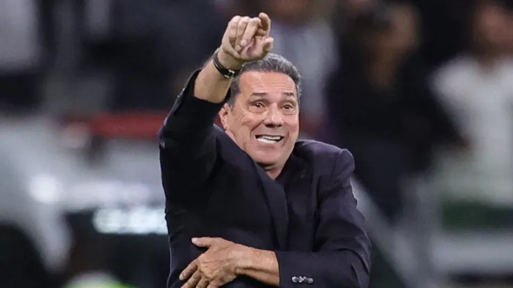 MG - BELO HORIZONTE - 17/05/2023 - COPA DO BRASIL 2023, ATLETICO-MG X CORINTHIANS - Vanderlei Luxemburgo tecnico do Corinthians durante partida contra o Atletico-MG no estadio Mineirao pelo campeonato Copa do Brasil 2023. Foto: Gilson Junio/AGIF