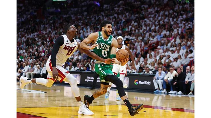 O jogo 7 entre Celtics e Heat será nesta segunda-feira (29). Créditos: Mike Ehrmann/Getty Images