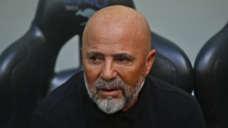 PR - CURITIBA - 07/05/2023 - BRASILEIRO A 2023, ATHLETICO-PR X FLAMENGO - Jorge Sampaoli tecnico do Flamengo durante partida contra o Athletico-PR no estadio Arena da Baixada pelo campeonato BRASILEIRO A 2023. Foto: Gabriel Machado/AGIF