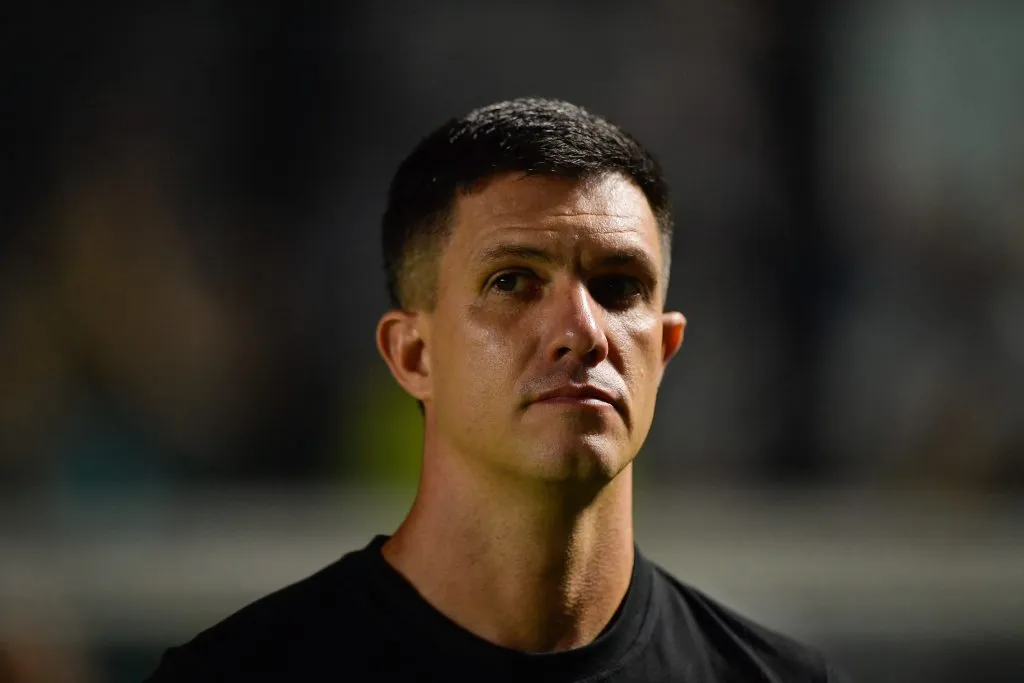 Foto: Thiago Ribeiro/AGIF – Maurício Barbieri pode ser demitido do Vasco