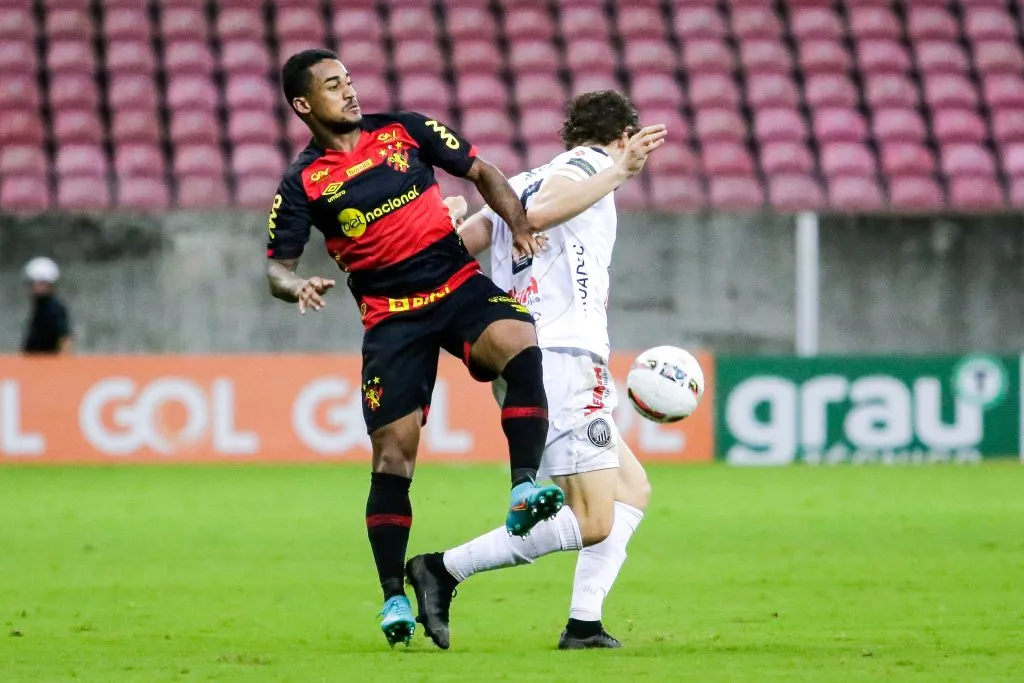 Foto: Rafael Vieira/AGIF - Eduardo em partida pelo Sport