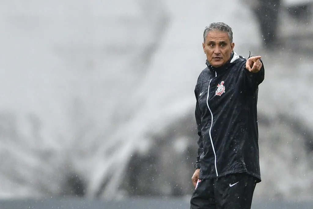 Tite nos tempos de Timão, em 2015, ano em que venceu o Brasileirão. Foto: Mauro Horita/AGIF