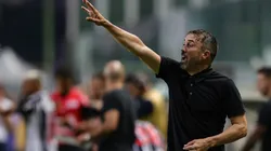 MG - BELO HORIZONTE - 01/04/2023 - MINEIRO 2023, AMERICA-MG X ATLETICO-MG - Eduardo Coudet tecnico do Atletico-MG durante partida contra o America-MG no estadio Independencia pelo campeonato Mineiro 2023. Foto: Gilson Junio/AGIF