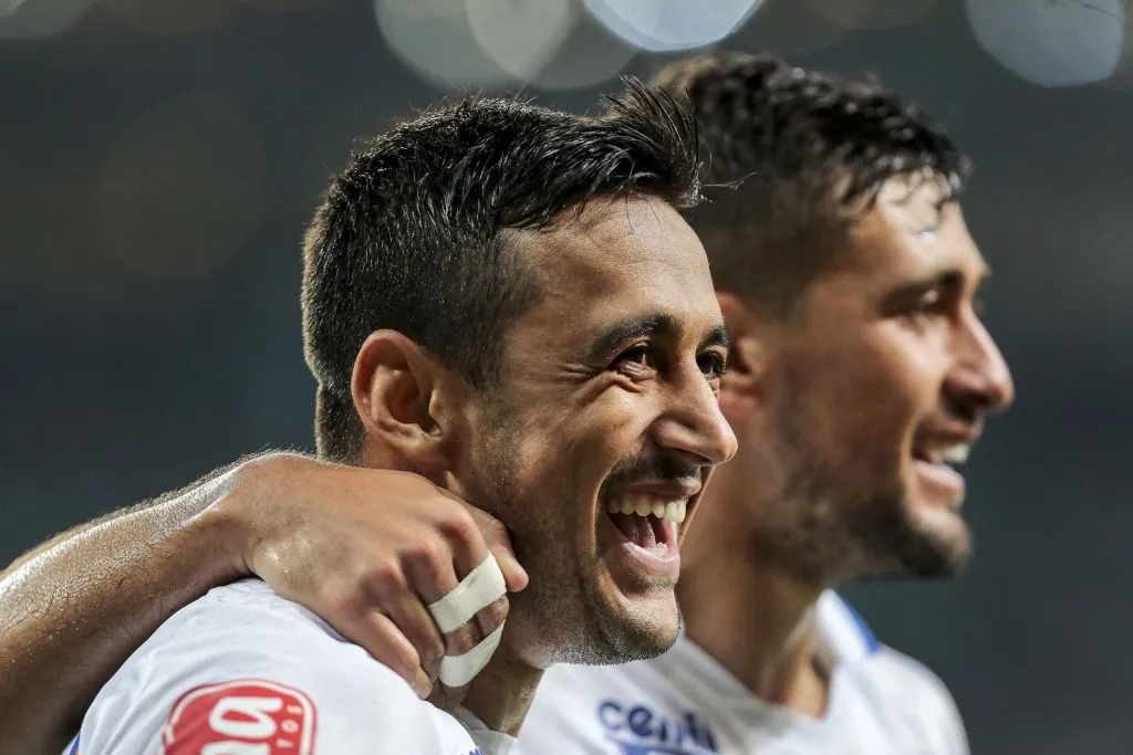 Foto: Ale Cabral/AGIF - Robinho assina contrato com o Paysandu