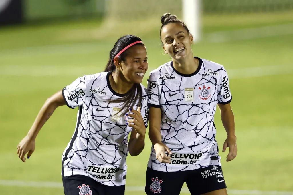 Vic em ação pelo Timão em 2021. Foto: Thiago Calil/AGIF