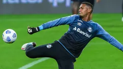 Foto: Pedro H. Tesch/AGIF - Adriel foi assunto constantemente falado no Grêmio.