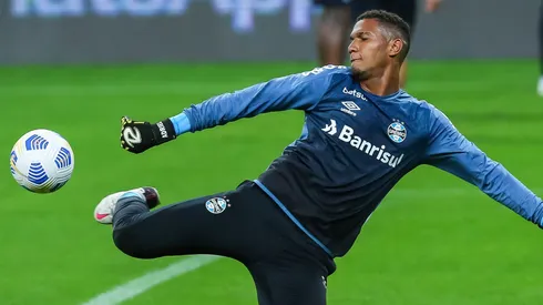 Foto: Pedro H. Tesch/AGIF - Adriel foi assunto constantemente falado no Grêmio.