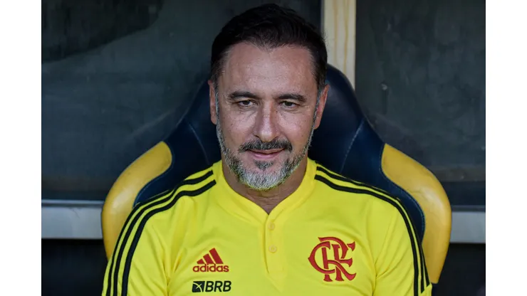 Foto: (Thiago Ribeiro/AGIF) - Vítor Pereira tem a possibilidade de assumir um novo time depois de sair do Flamengo