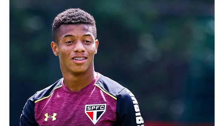 David Neres com a camisa do São Paulo - Foto: Marcello Zambrana/AGIF