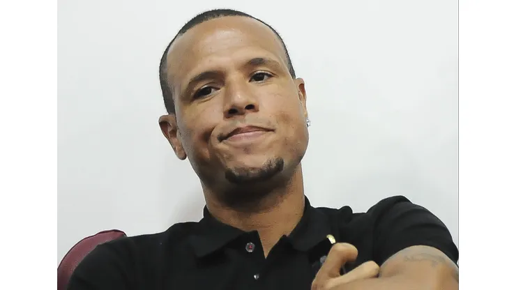Foto: Armando Paiva/AGIF - Luis Fabiano "deu a letra" ao craque do Flamengo.