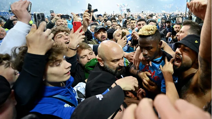 Foto: Alessandro Sabattini/Getty Images - Napoli campeão da Serie A após 33 anos