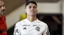 Reprodução Site Oficial Flamengo/Marcelo Cortes - Luiz Araújo é malandro no Flamengo