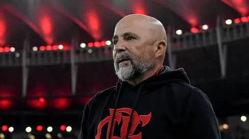 Jorge Sampaoli, técnico do Flamengo, durante partida contra o Grêmio no Maracanã pelo Brasileirão 2023. Foto: Thiago Ribeiro/AGIF