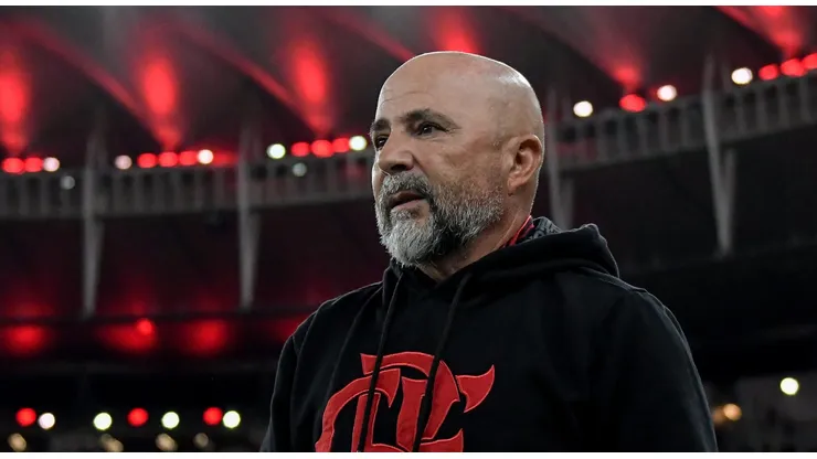 Jorge Sampaoli, técnico do Flamengo, durante partida contra o Grêmio no Maracanã pelo Brasileirão 2023. Foto: Thiago Ribeiro/AGIF