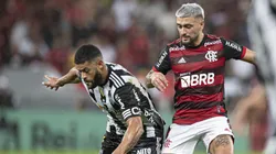 RJ - Rio de Janeiro - 13/07/2022 - COPA DO BRASIL 2022, FLAMENGO X ATLETICO-MG - De Arrascaeta jogador do Flamengo disputa lance com Hulk jogador do Atletico-MG durante partida no estadio Maracana pelo campeonato Copa do Brasil 2022. Foto: Jorge Rodrigues/AGIF