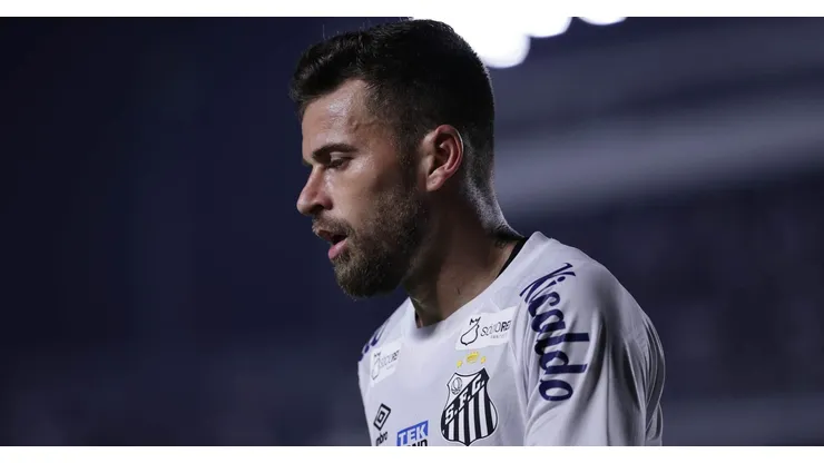 Foto: Ettore Chiereguini/AGIF - Lucas Lima prejudicou o Santos