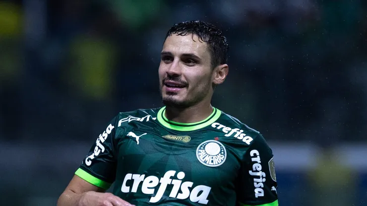 Meio-campista português pode ser parceiro de Veiga no Palmeiras