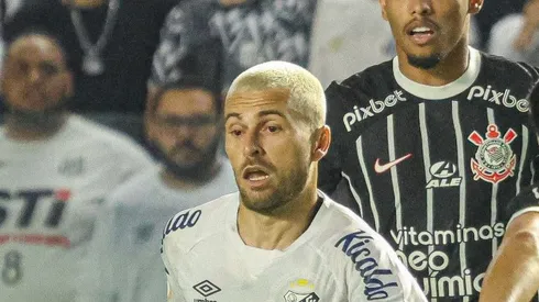 Foto: Fernanda Luz/AGIF - Lucas Lima sofre no Santos