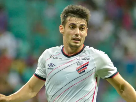 Vasco busca contratação de meia do Athletico-PR que faz 'jogo duro'