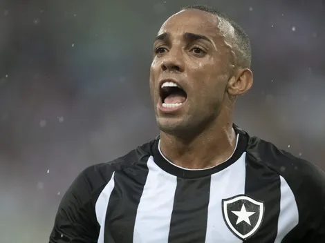 Marçal e mais 9 'fecham a cara' com Luís Castro no Botafogo