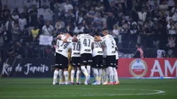 Elenco antes da bola rolar contra os uruguaios.