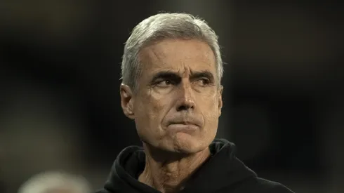 Luís Castro encerra novela e avisa qual clube vai treinar nesta temporada