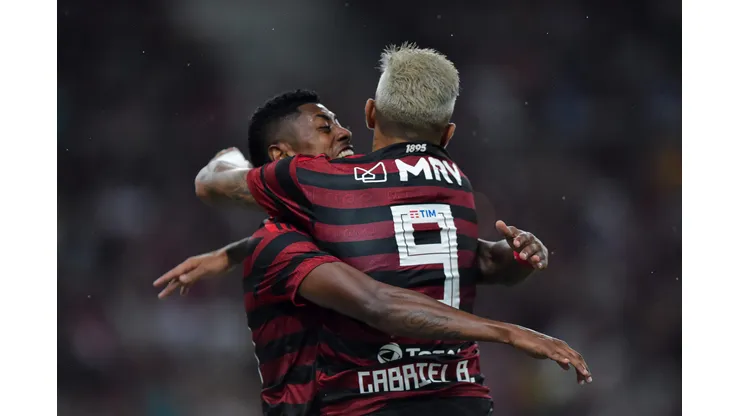 Thiago Ribeiro/AGIF - Dupla concorre a prêmio de ídolos do Mengão