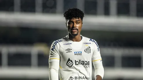 Bauermann jogador do Santos durante partida contra o Botafogo-SP no estadio Vila Belmiro pela Copa do Brasil 2023. Foto: Abner Dourado/AGIF