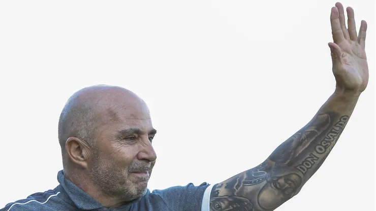 SANTOS, BRAZIL - NOVEMBER 16: Jorge Sampaoli head coach of Santos waves to fans during a match between Santos and Sao Paulo for the Brasileirao Series A 2019 at Vila Belmiro Stadium on November 16, 2019 in Santos, Brazil. (Photo by Miguel Schincariol/Getty Images)