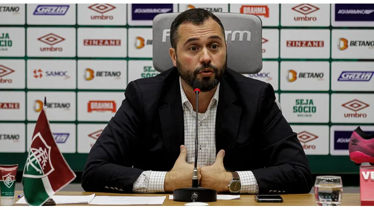 Bittencourt 'peita' jornalista e choca a todos no Fluminense
