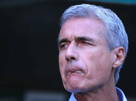 Decisão adiada: Futuro de Luís Castro no Botafogo continua em suspense após reunião com proprietário