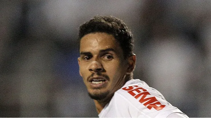 Foto: Daniel Vorley/AGIF. - Lucas Veríssimo deve deixar o Benfica
