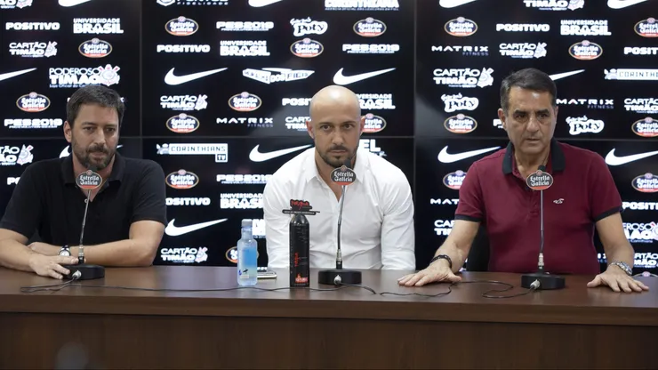 Foto: Daniel Vorley/AGIF - Duílio está muito pressionado no Corinthians.