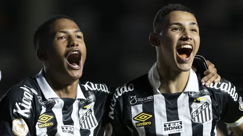 RJ - RIO DE JANEIRO - 14/05/2023 - BRASILEIRO A 2023, VASCO X SANTOS - Deivid Washington jogador do Santos comemora vitoria apos a partida contra o Vasco no estadio Sao Januario pelo campeonato BRASILEIRO A 2023. Foto: Jorge Rodrigues/AGIF