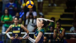 A levantadora Roberta durante o jogo contra os Estados Unidos em Brasília. Foto: CBV